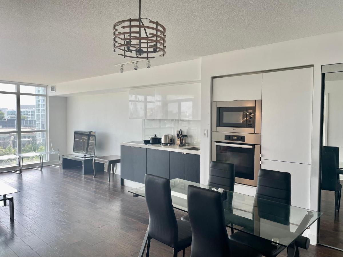 Three Br Condo Step To Cn Tower Rogers Center With Free Parking Toronto Kültér fotó