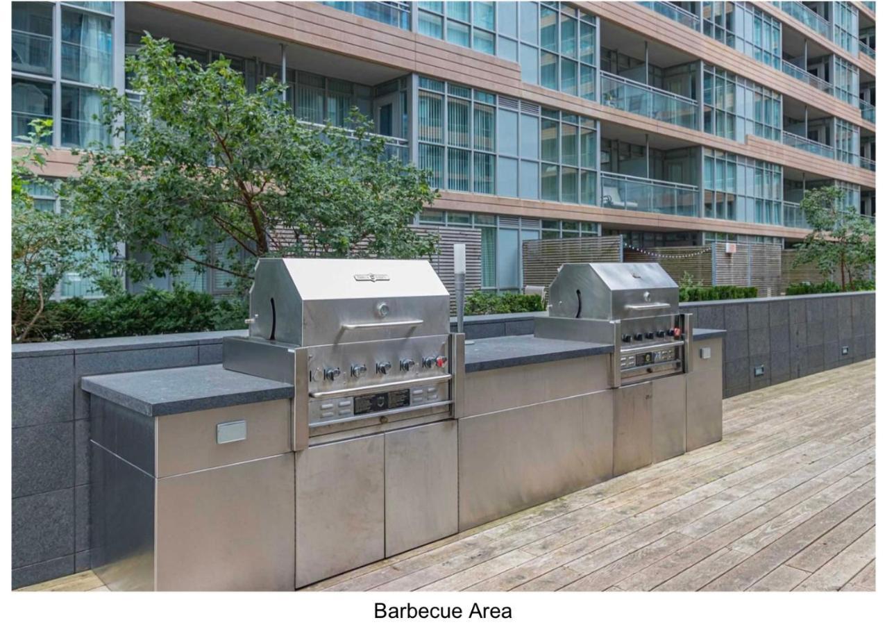 Three Br Condo Step To Cn Tower Rogers Center With Free Parking Toronto Kültér fotó
